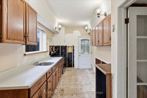 Photo 8 at 8 Pandora Circle, Woburn, Toronto