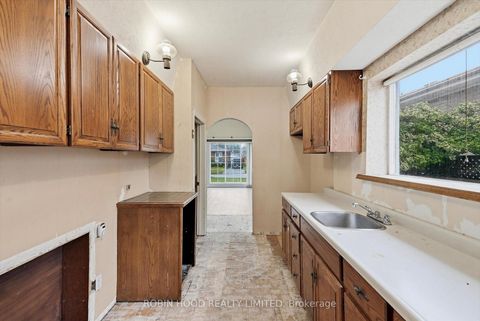 Photo 11 at 8 Pandora Circle, Woburn, Toronto