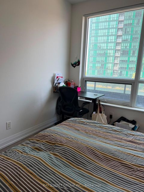 Photo 10 at 811 - 2 Anndale Drive, Willowdale East, Toronto