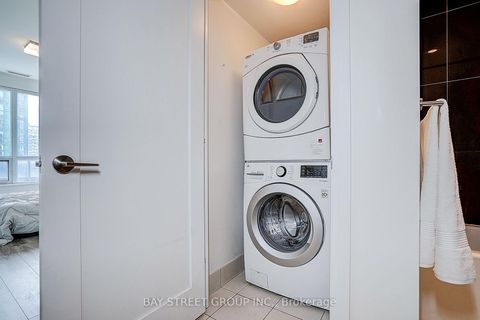 Photo 26 at 811 - 2 Anndale Drive, Willowdale East, Toronto