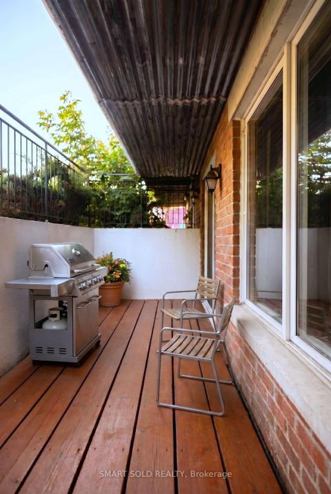 Photo 7 at 608 - 15 Laidlaw Street, South Parkdale, Toronto