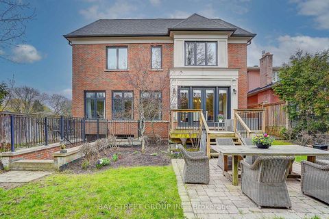 Photo 8 at 28 Carnwath Crescent, Windfields, Toronto
