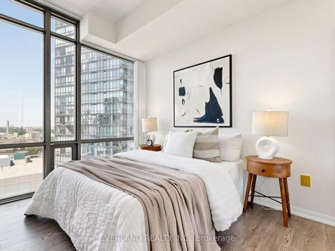 Photo 12 at 2303 - 38 Grenville Street, Bay Street Corridor, Toronto