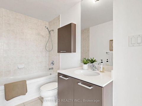 Photo 18 at 2303 - 38 Grenville Street, Bay Street Corridor, Toronto