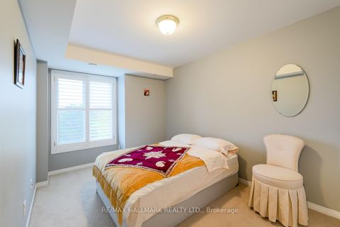 Photo 11 at 24 - 649D Warden Avenue, Birchmount, Toronto