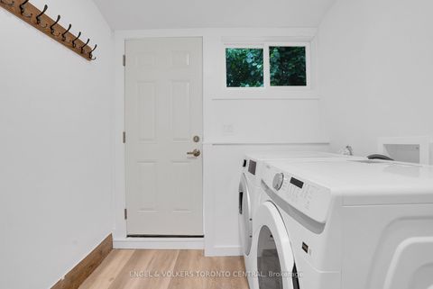 Photo 13 at 204 Cox Mill Road, Painswick North, Barrie