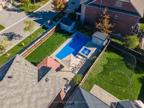 Photo 5 at 79 Chaiwood Court, Patterson, Vaughan