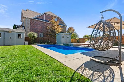 Photo 6 at 79 Chaiwood Court, Patterson, Vaughan
