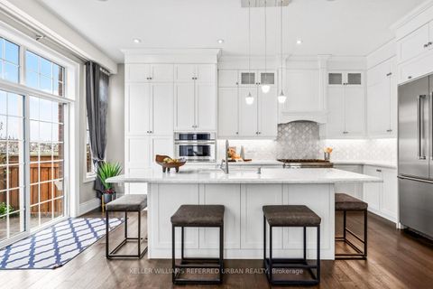 Photo 19 at 79 Chaiwood Court, Patterson, Vaughan