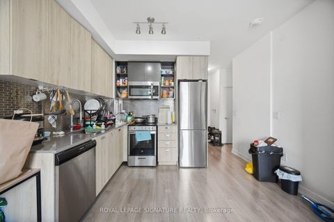 Photo 11 at 615 - 10 De Boers Drive, York University Heights, Toronto