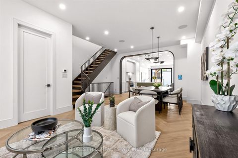 Photo 4 at 21 Foxley Street, Bellwoods, Toronto