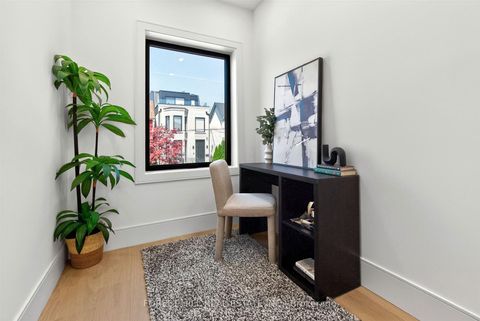 Photo 14 at 21 Foxley Street, Bellwoods, Toronto