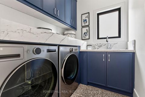Photo 15 at 21 Foxley Street, Bellwoods, Toronto