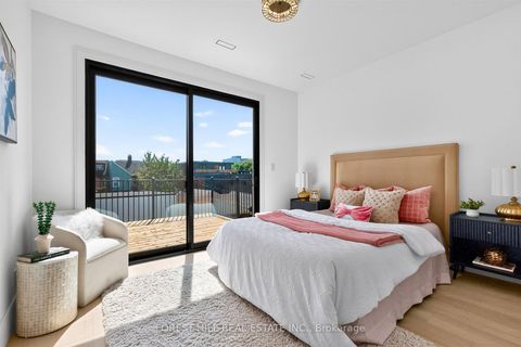 Photo 16 at 21 Foxley Street, Bellwoods, Toronto