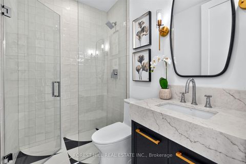 Photo 17 at 21 Foxley Street, Bellwoods, Toronto