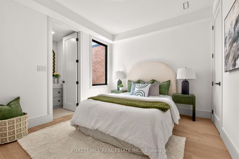 Photo 20 at 21 Foxley Street, Bellwoods, Toronto