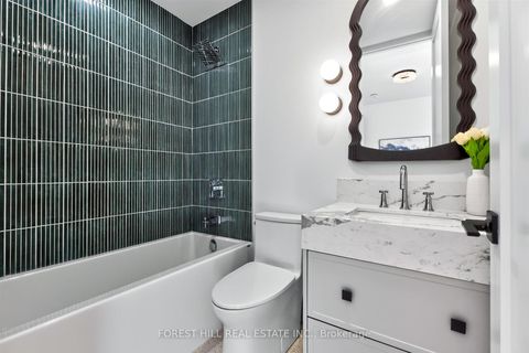 Photo 21 at 21 Foxley Street, Bellwoods, Toronto