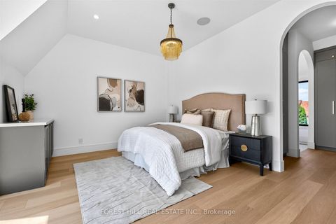 Photo 25 at 21 Foxley Street, Bellwoods, Toronto