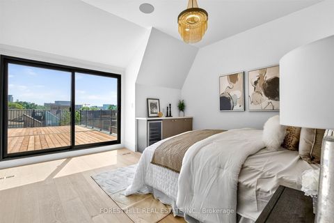 Photo 26 at 21 Foxley Street, Bellwoods, Toronto
