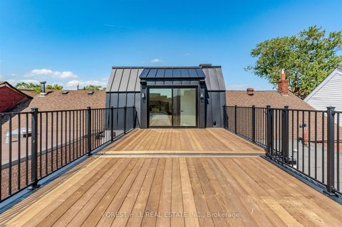 Photo 33 at 21 Foxley Street, Bellwoods, Toronto