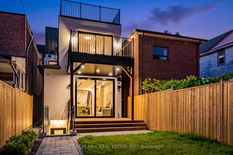 Photo 46 at 21 Foxley Street, Bellwoods, Toronto