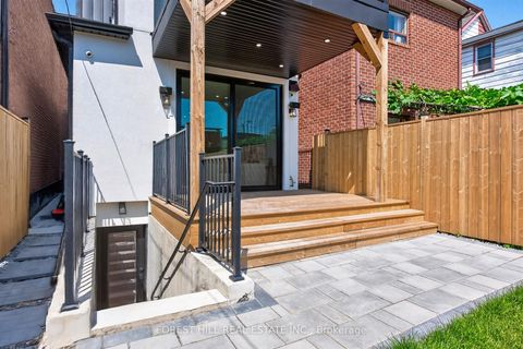 Photo 47 at 21 Foxley Street, Bellwoods, Toronto