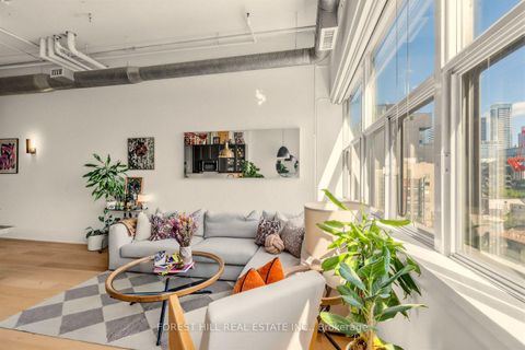 Photo 5 at 518 - 700 King Street W, Niagara, Toronto