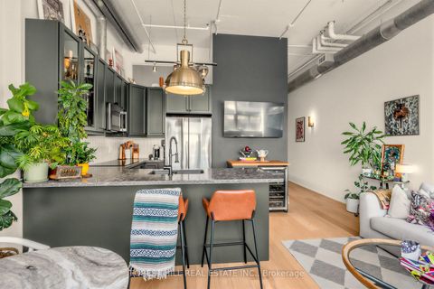 Photo 7 at 518 - 700 King Street W, Niagara, Toronto