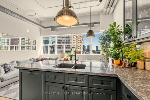 Photo 10 at 518 - 700 King Street W, Niagara, Toronto
