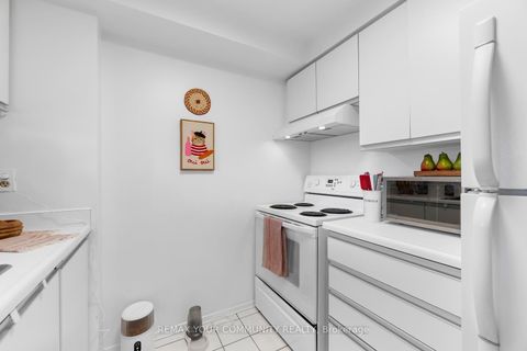 Photo 6 at 504 - 117 Gerrard Street E, Yonge Corridor, Toronto