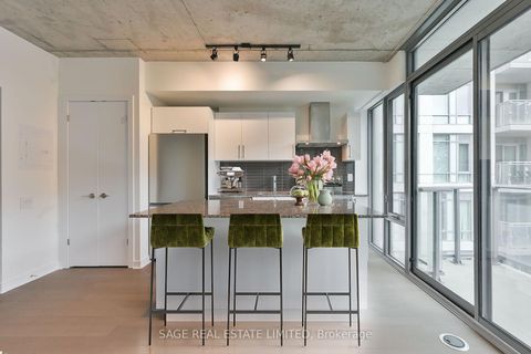 Photo 4 at 914 - 95 Bathurst Street, Waterfront Communities C1, Toronto