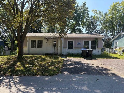 Photo 1 at 9 Cherrywood Lane, Rural Innisfil, Innisfil