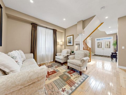 Photo 2 at 37 Timbercreek Court, L'Amoreaux, Toronto