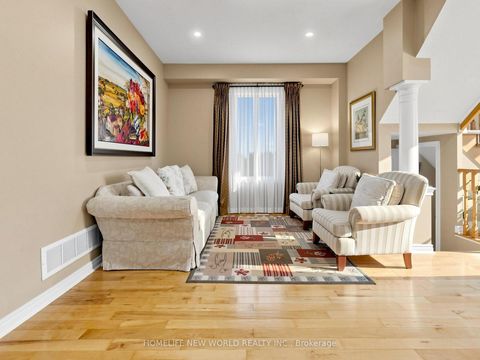 Photo 3 at 37 Timbercreek Court, L'Amoreaux, Toronto