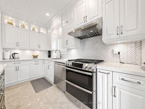 Photo 10 at 37 Timbercreek Court, L'Amoreaux, Toronto