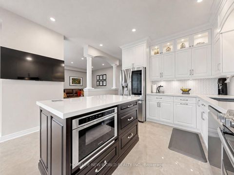 Photo 11 at 37 Timbercreek Court, L'Amoreaux, Toronto