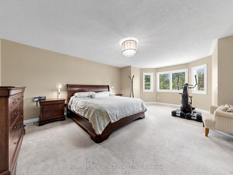 Photo 17 at 37 Timbercreek Court, L'Amoreaux, Toronto