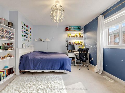Photo 21 at 37 Timbercreek Court, L'Amoreaux, Toronto