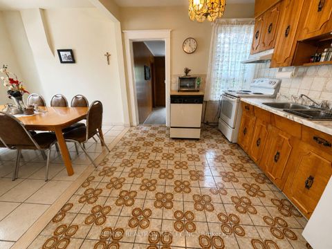 Photo 13 at 442 Northcliffe Boulevard, Oakwood Village, Toronto