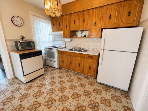 Photo 14 at 442 Northcliffe Boulevard, Oakwood Village, Toronto