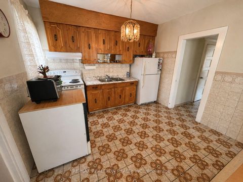 Photo 19 at 442 Northcliffe Boulevard, Oakwood Village, Toronto