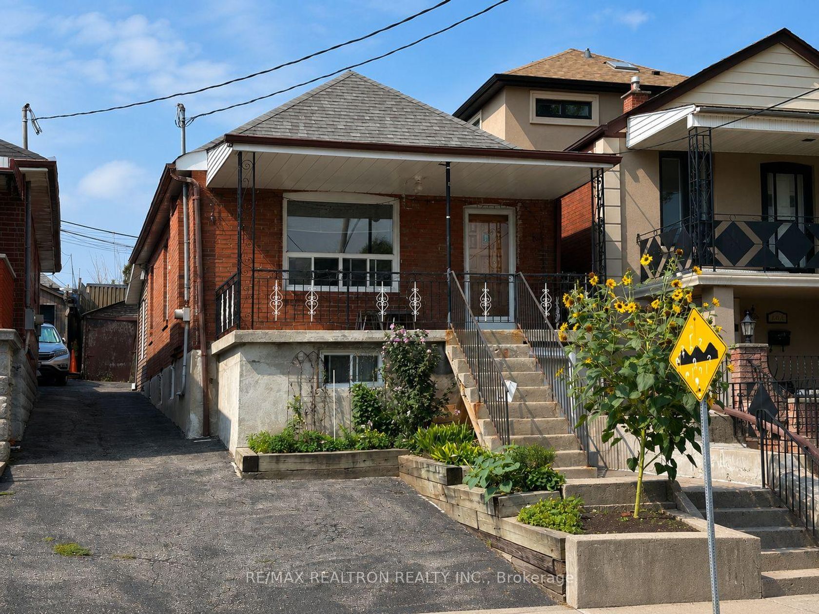 442 Northcliffe Boulevard, Oakwood Village, Toronto photo 3