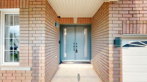 Photo 2 at 11 Melbourne Drive, Rouge Woods, Richmond Hill