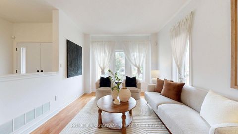 Photo 4 at 11 Melbourne Drive, Rouge Woods, Richmond Hill