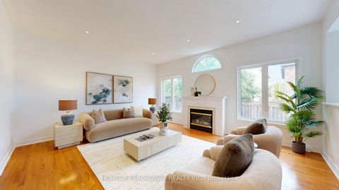 Photo 11 at 11 Melbourne Drive, Rouge Woods, Richmond Hill