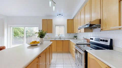 Photo 19 at 11 Melbourne Drive, Rouge Woods, Richmond Hill