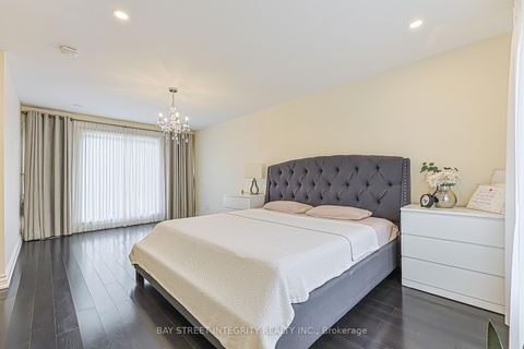 Photo 15 at 33 Deerford Road, Don Valley Village, Toronto