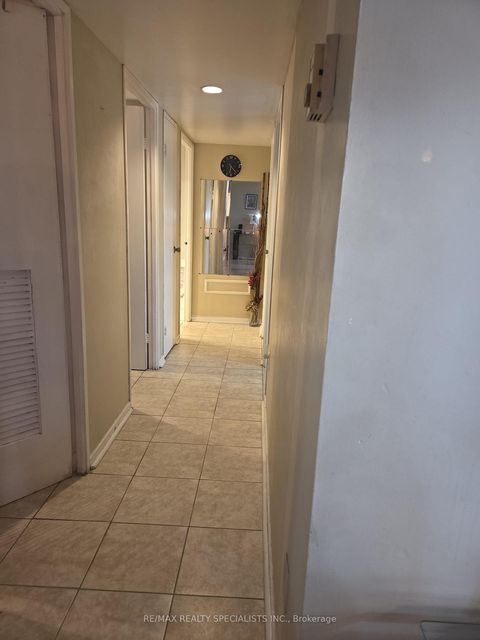 Photo 2 at 103 - 1705 Mccowan Road, Malvern West, Toronto