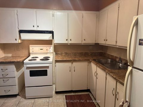Photo 4 at 103 - 1705 Mccowan Road, Malvern West, Toronto