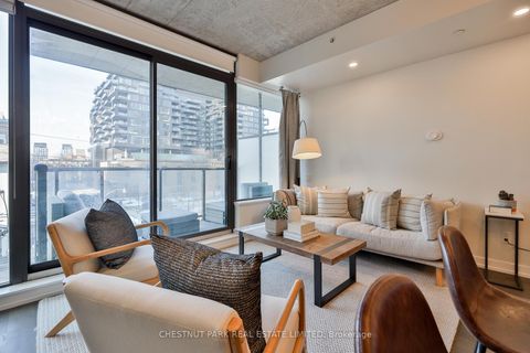 Photo 3 at 434 - 461 Adelaide Street W, Waterfront Communities C1, Toronto
